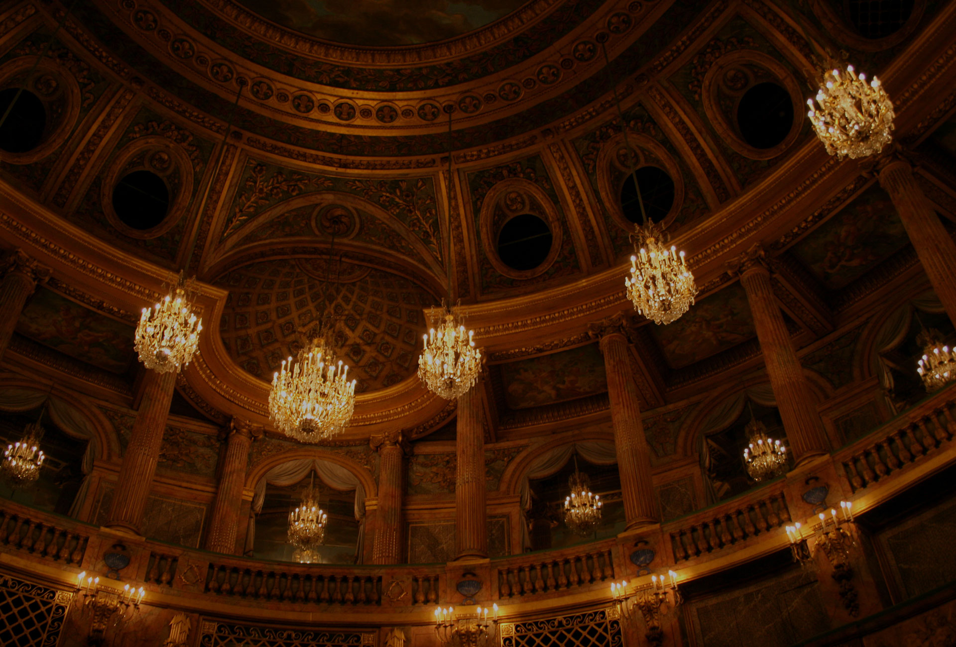 Opera House - Chandaliers
